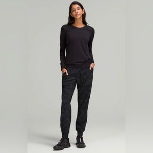 New! Dance Studio Mid-rise Jogger in Black Camo